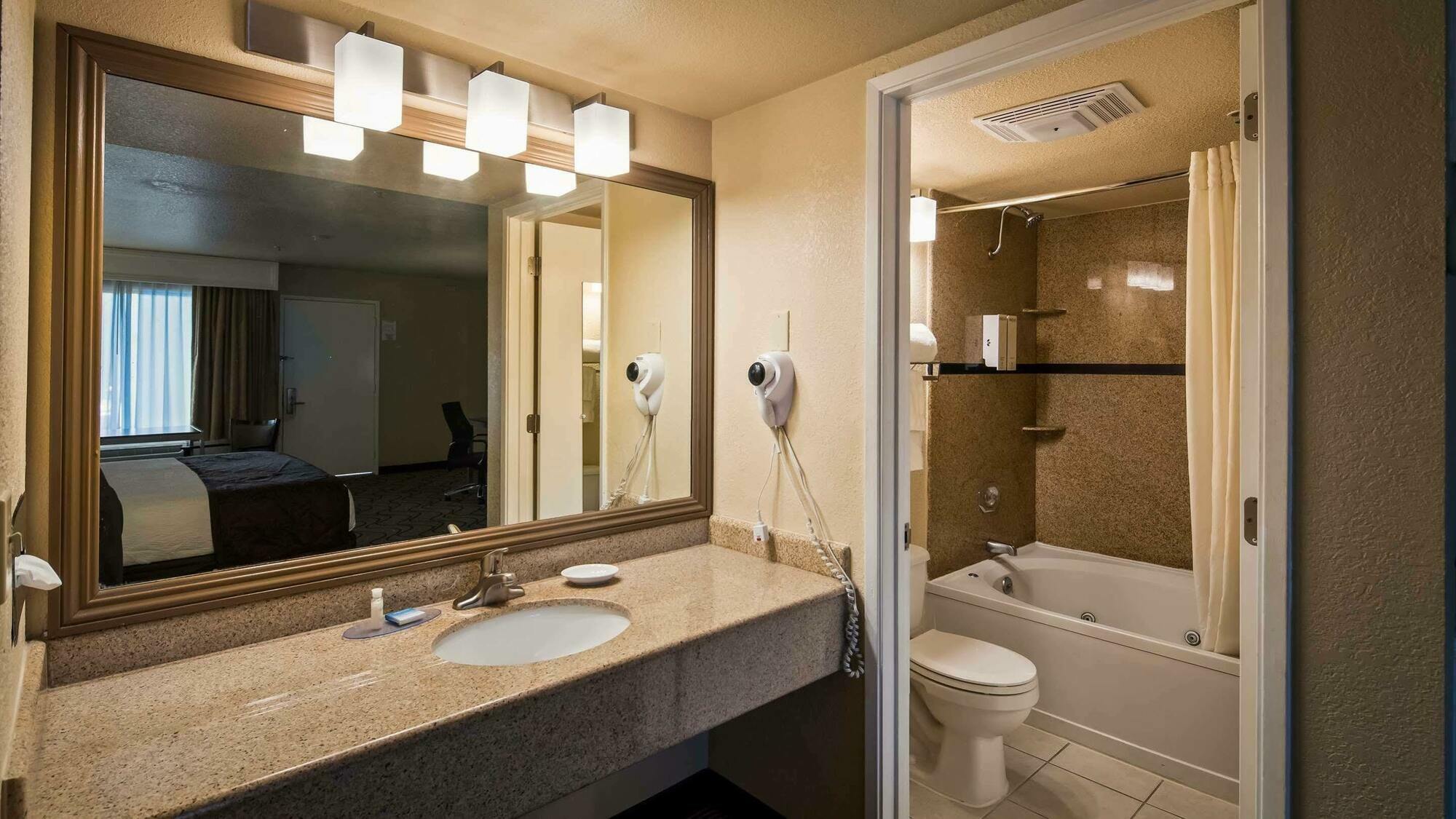 Best Western Heritage Inn Concord Luaran gambar